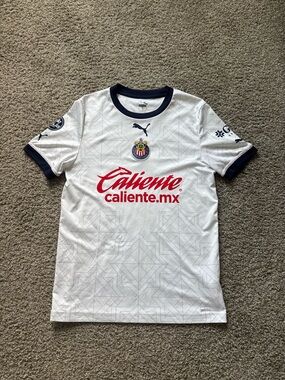 Puma Chivas Away Jersey 22/23 men’s medium. In good condition